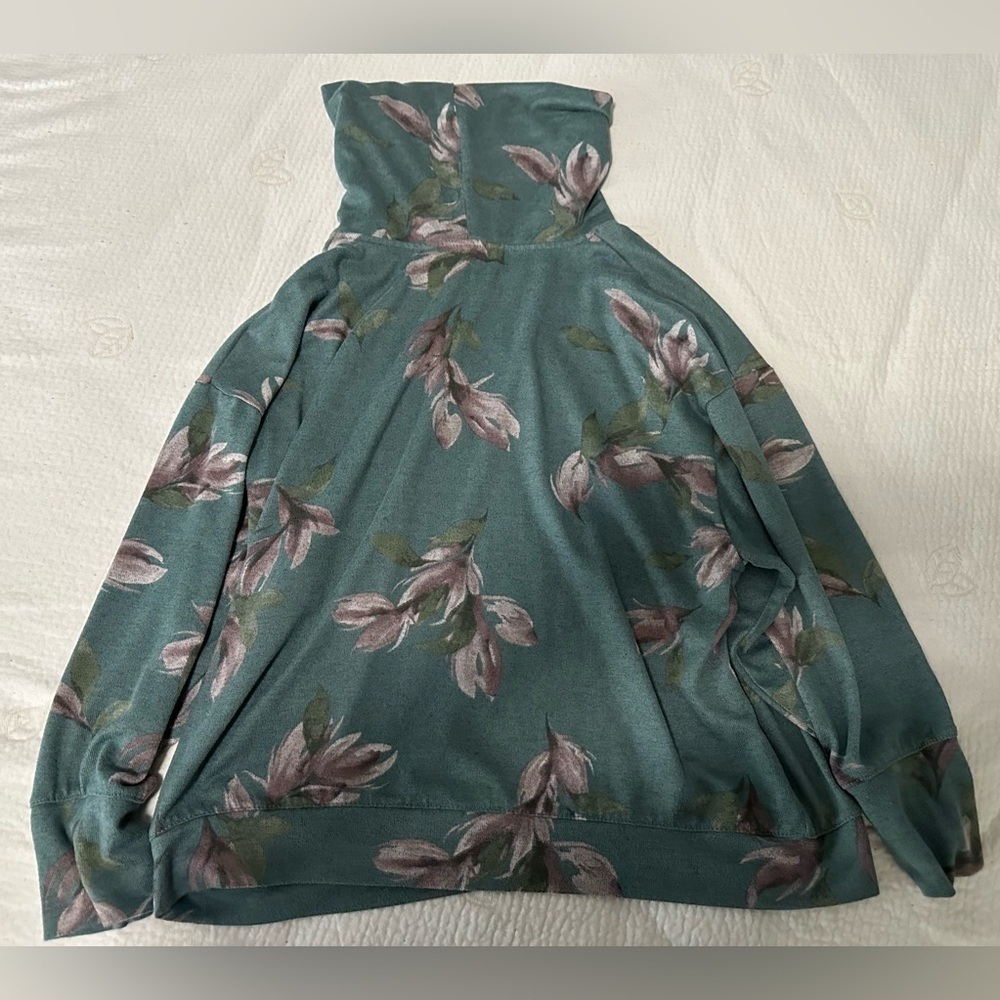 Reitmans Women’s Floral Sweater -Size XL - Picture 2 of 5